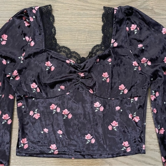 Cider Velvet Sweetheart Black Floral Lace Top - Picture 12 of 15